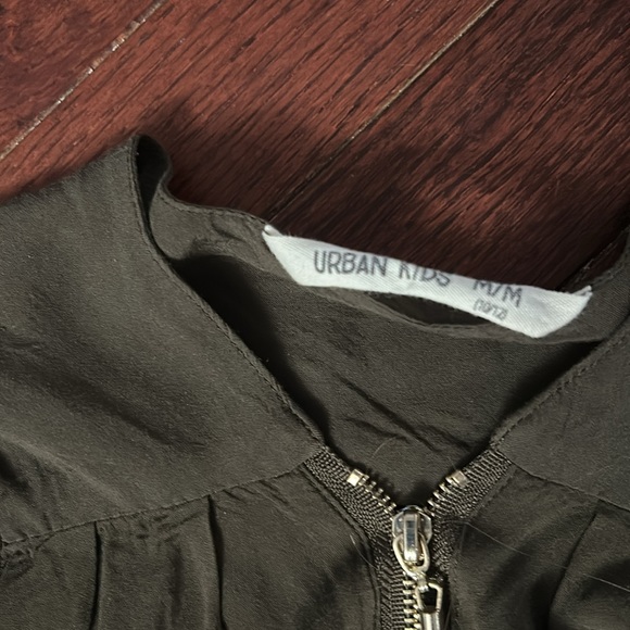 3/4 sleeves - Picture 2 of 3